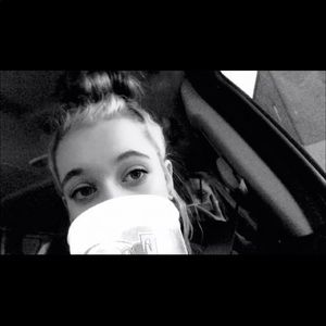 Meet your Posher, Lydia